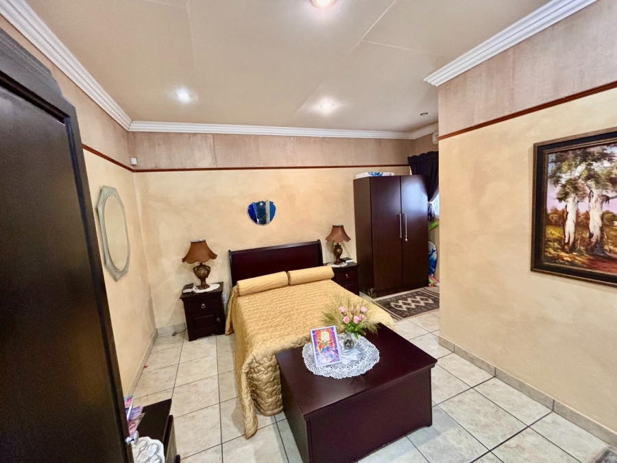 5 Bedroom Property for Sale in Doringkruin North West